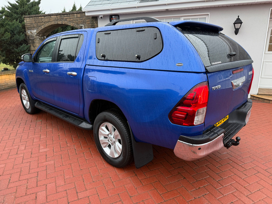 2020 Toyota Hilux - image 8