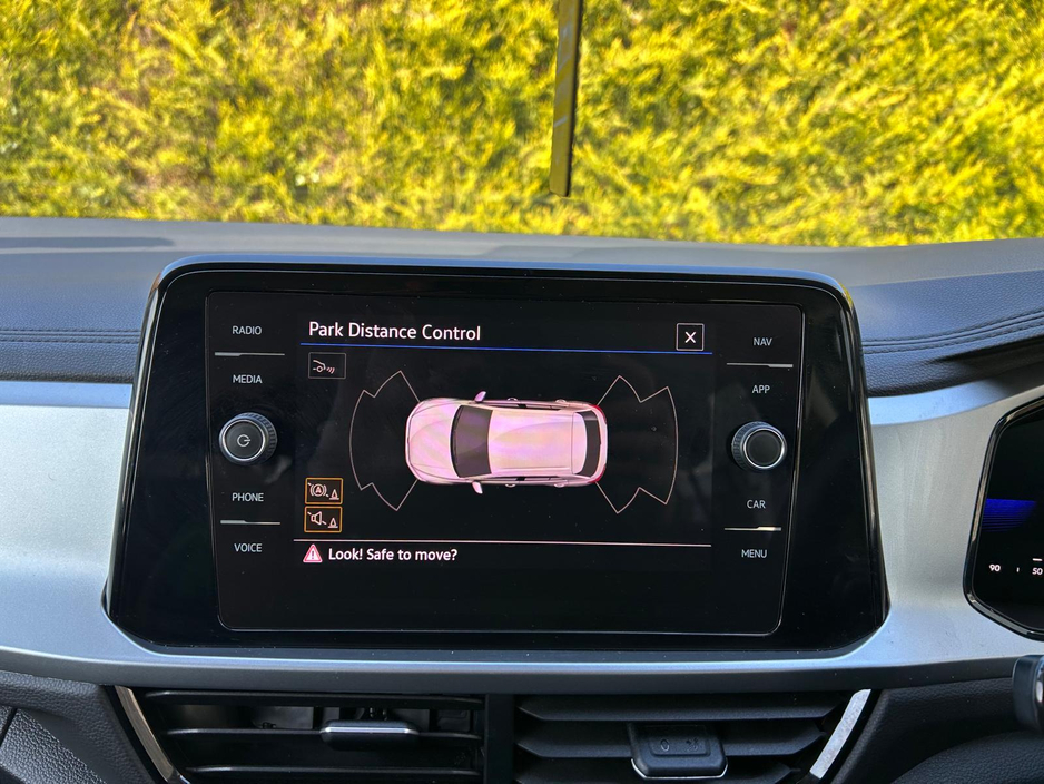 2023 Volkswagen T-Roc - image 16