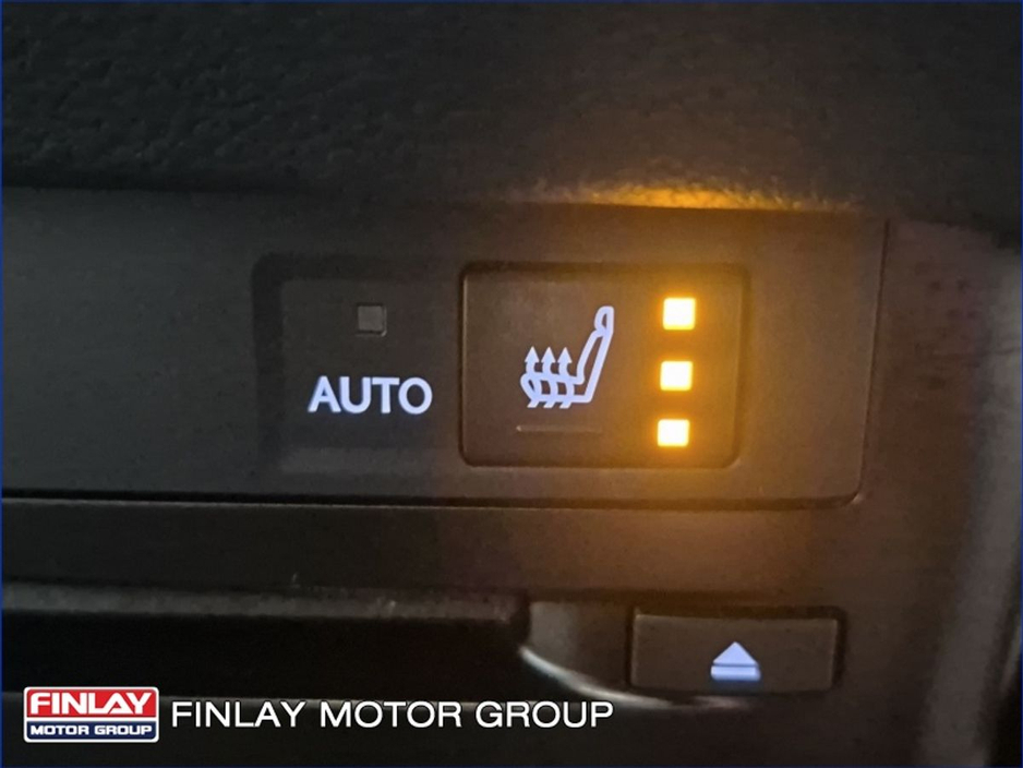 2019 Lexus ES 300 H - image 18