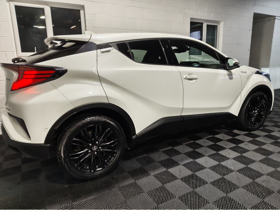 2022 Toyota C-HR - image 8