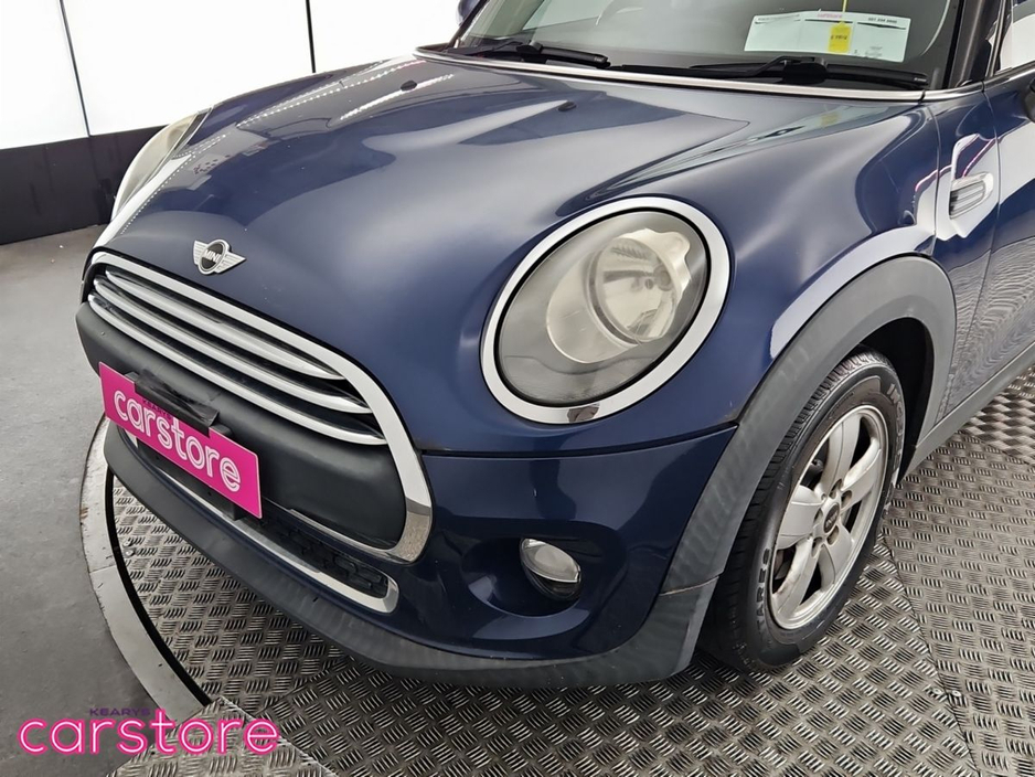 2017 MINI Hatch - image 15