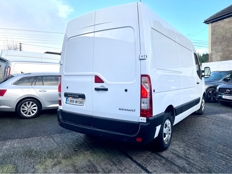 2023 Renault Master MM35 BUSINESS+ 2.3 BLUE DCI 135BHP MWB €18,000
