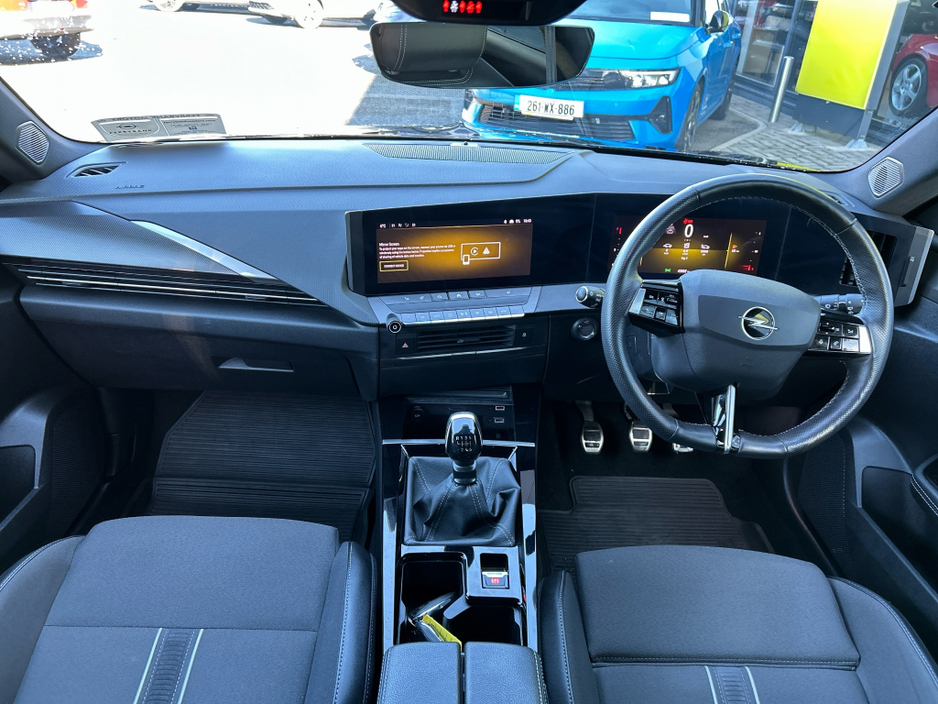 2023 Opel Astra - image 8