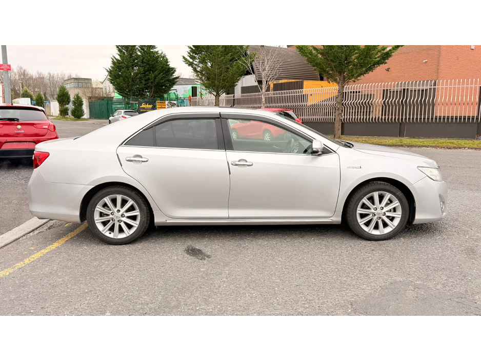 2012 Toyota Camry - image 3