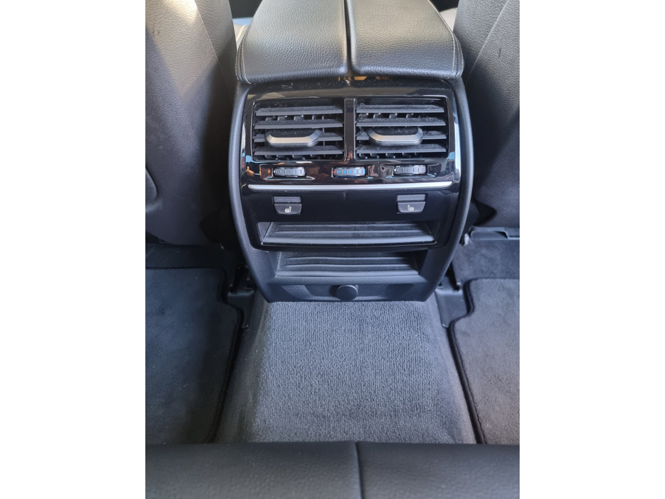 2018 BMW 5 Series - image 4