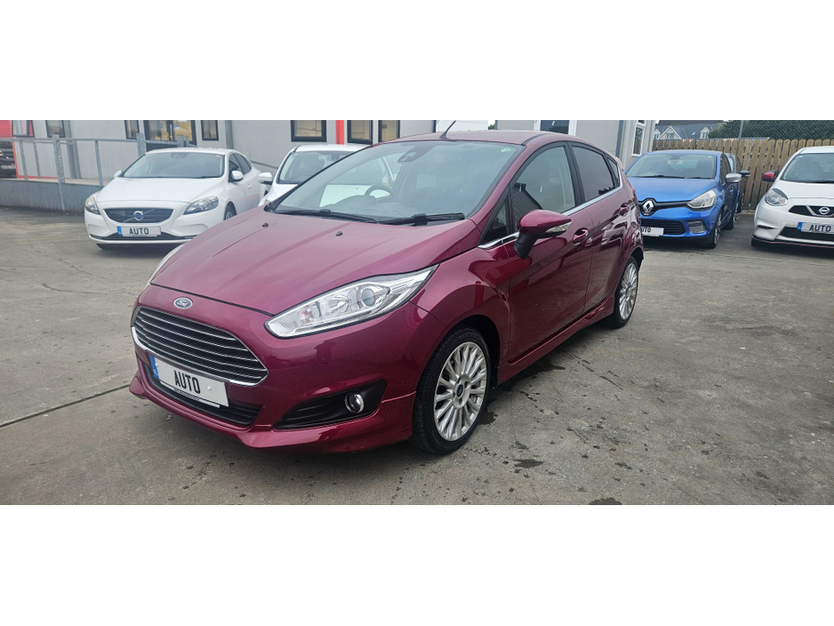 2015 Ford Fiesta - image 12