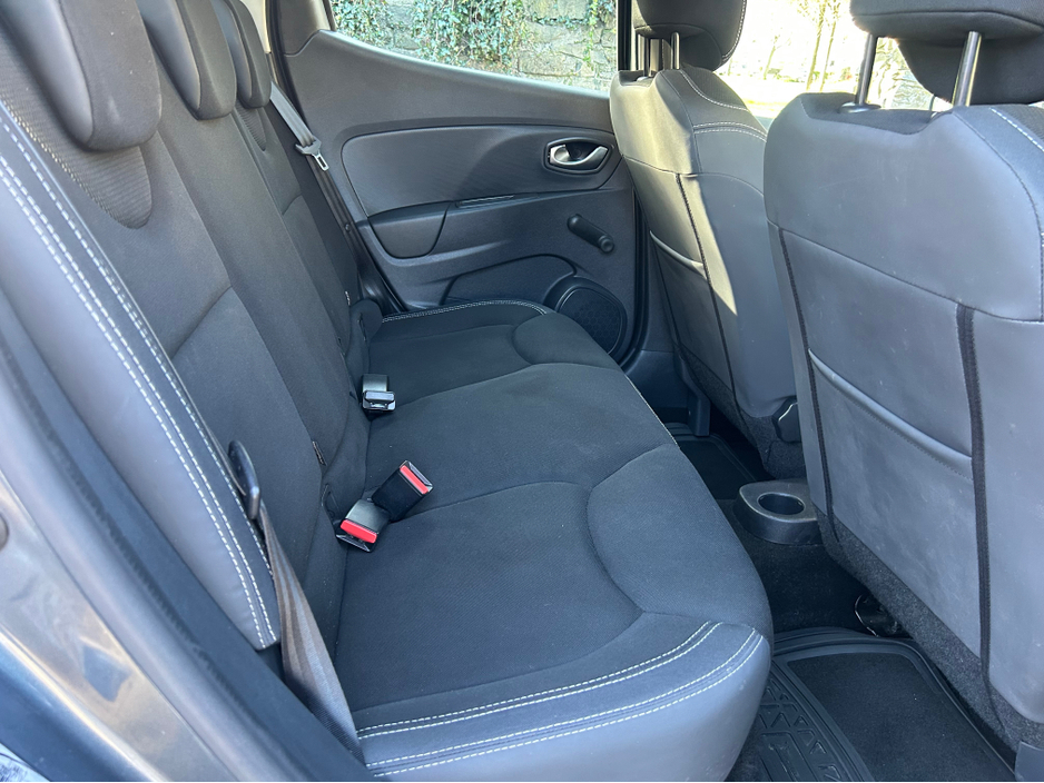 2018 Renault Clio - image 17