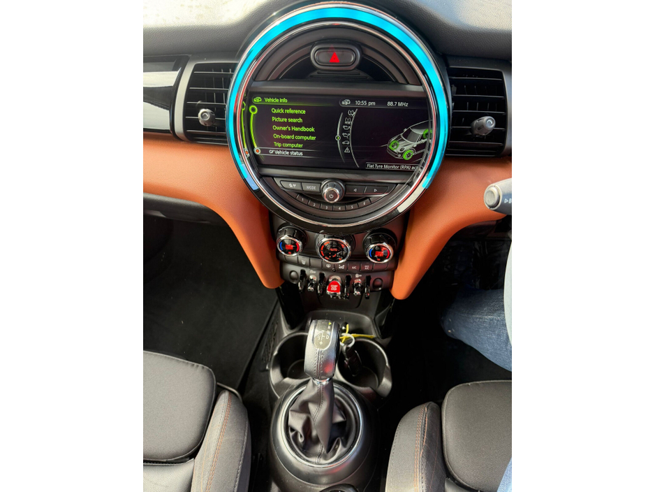 2016 MINI Hatch - image 11