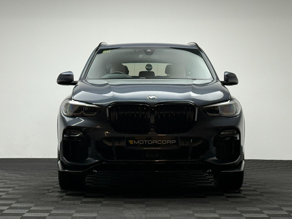 2019 BMW X5 - image 2