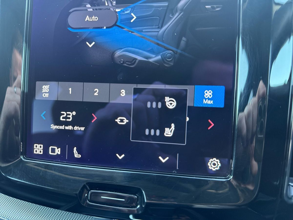 2023 Volvo XC60 T6 PHEV 350hp AT8 Plus (dark theme) €44,975