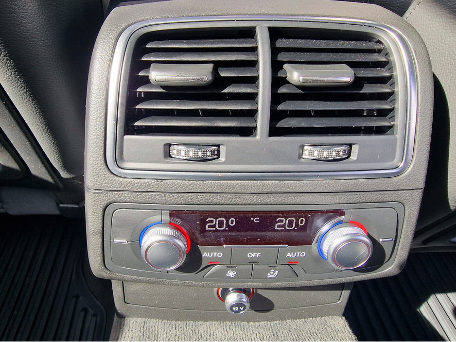 2015 Audi A6 - image 32