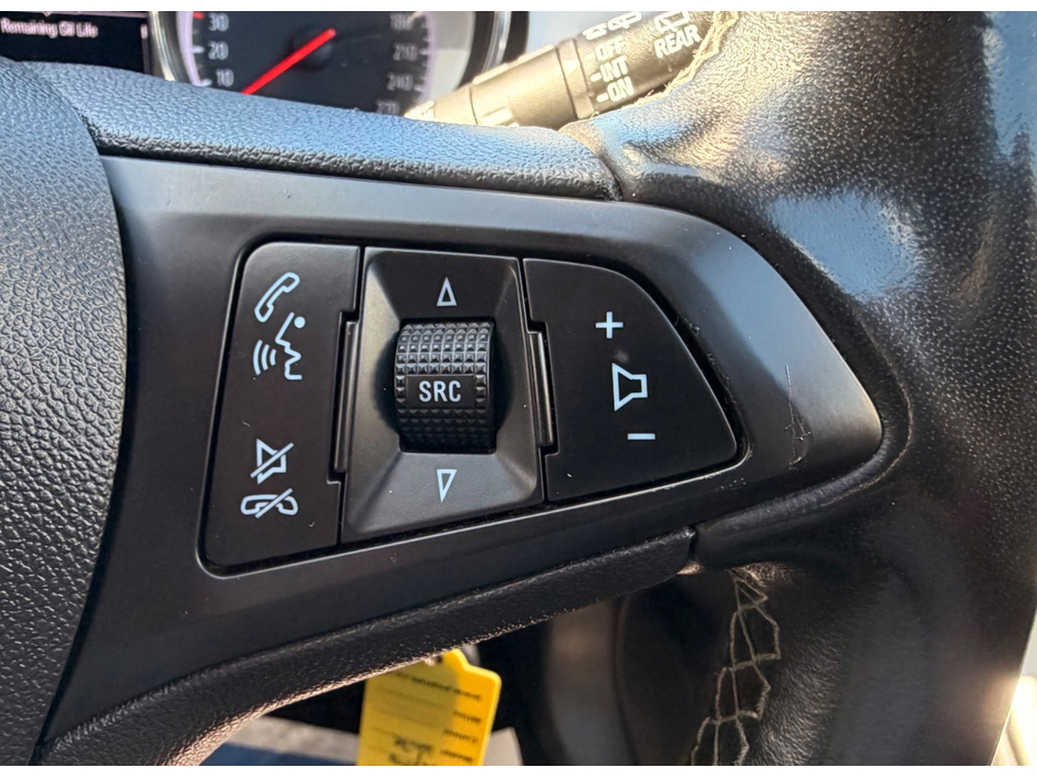 2021 Opel Astra - image 21