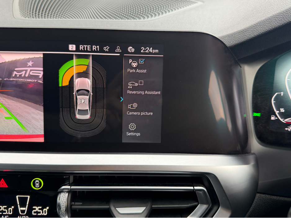 2020 BMW 3 Series - image 19