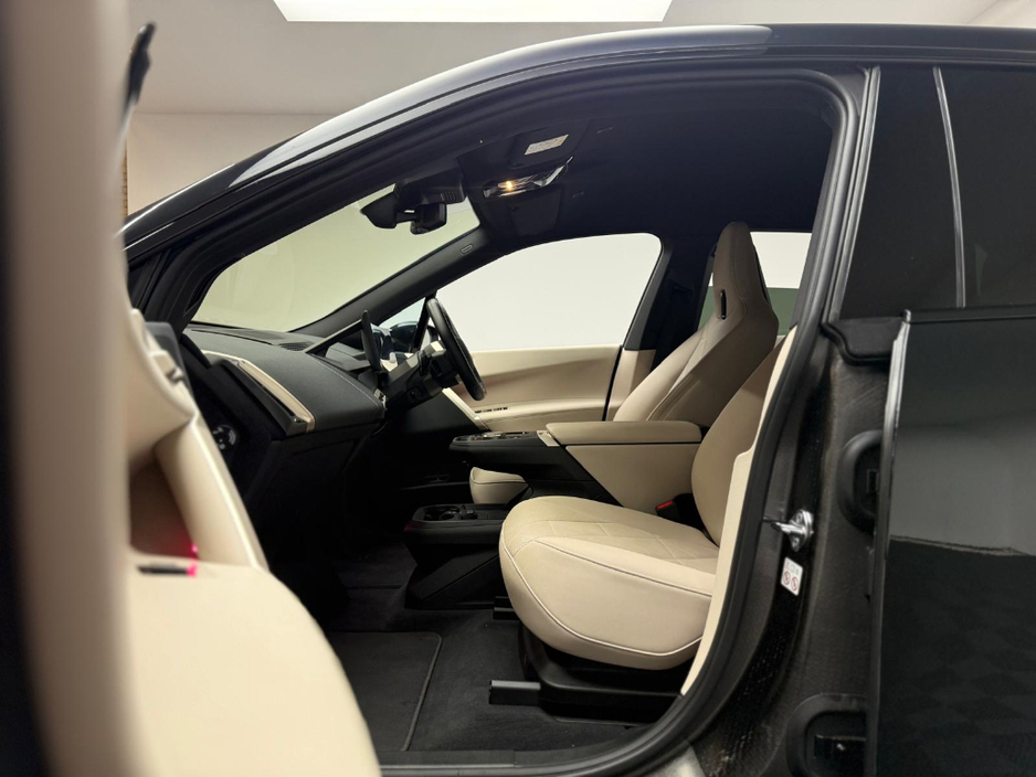 2023 BMW iX - image 14