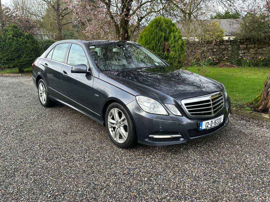 2012 Mercedes-Benz E Class - image 2