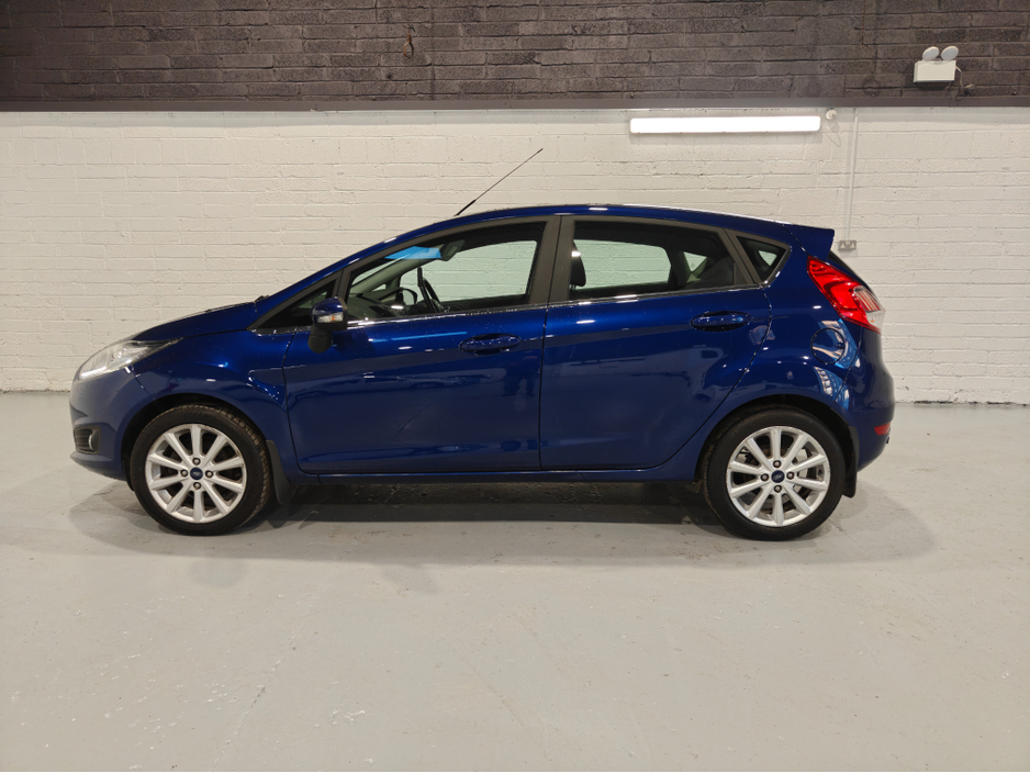 2017 Ford Fiesta - image 4