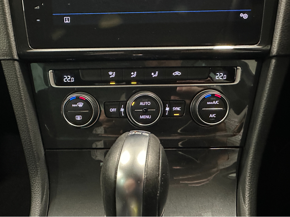 2019 Volkswagen Golf (192) GOLF 2.0TDI DSG 150 BHP COMFORTLINE LOW KMS VW/AUDI SPECIALISTS WWW.DENISDARCYCARS.IE €21,950