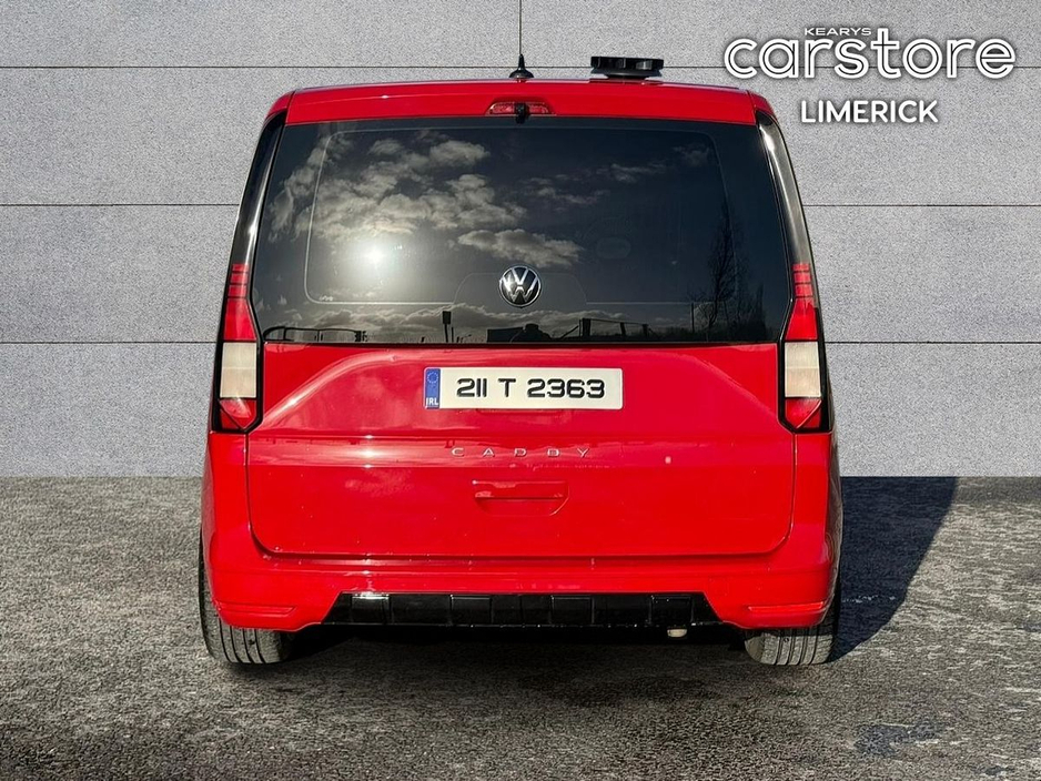 2021 Volkswagen Caddy - image 4