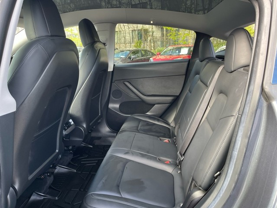2022 Tesla Model Y - image 7