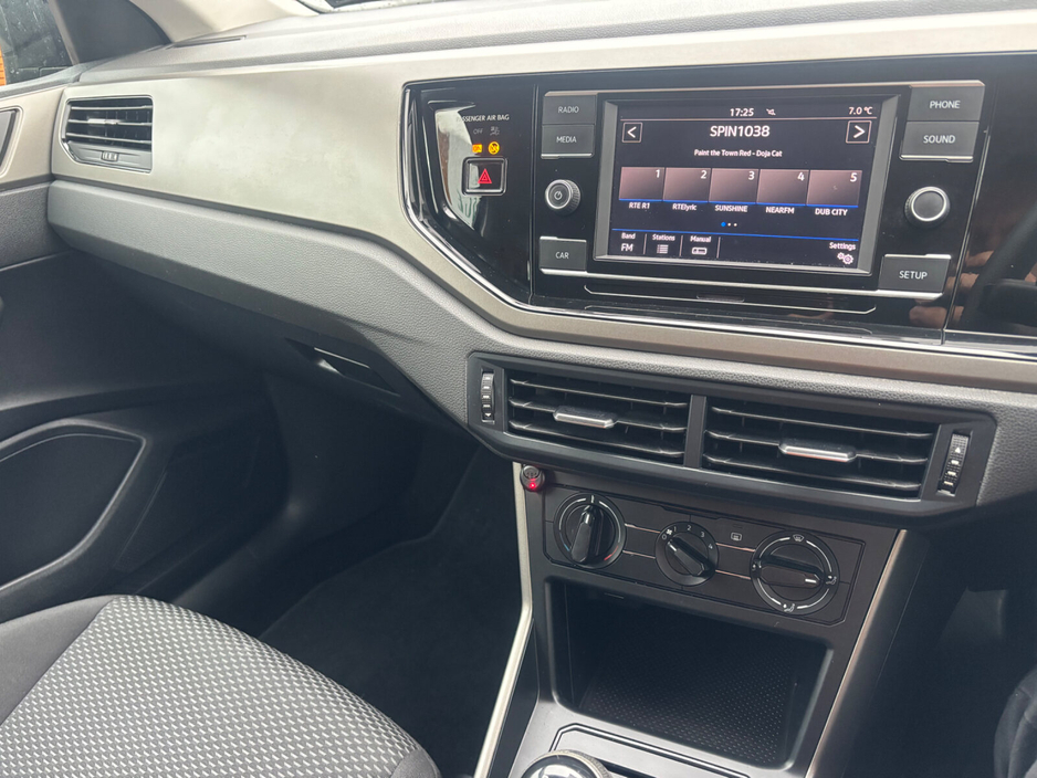 2018 Volkswagen Polo - image 8