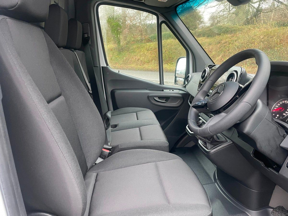 2026 Mercedes-Benz Sprinter 315 MWB High Roof BASE