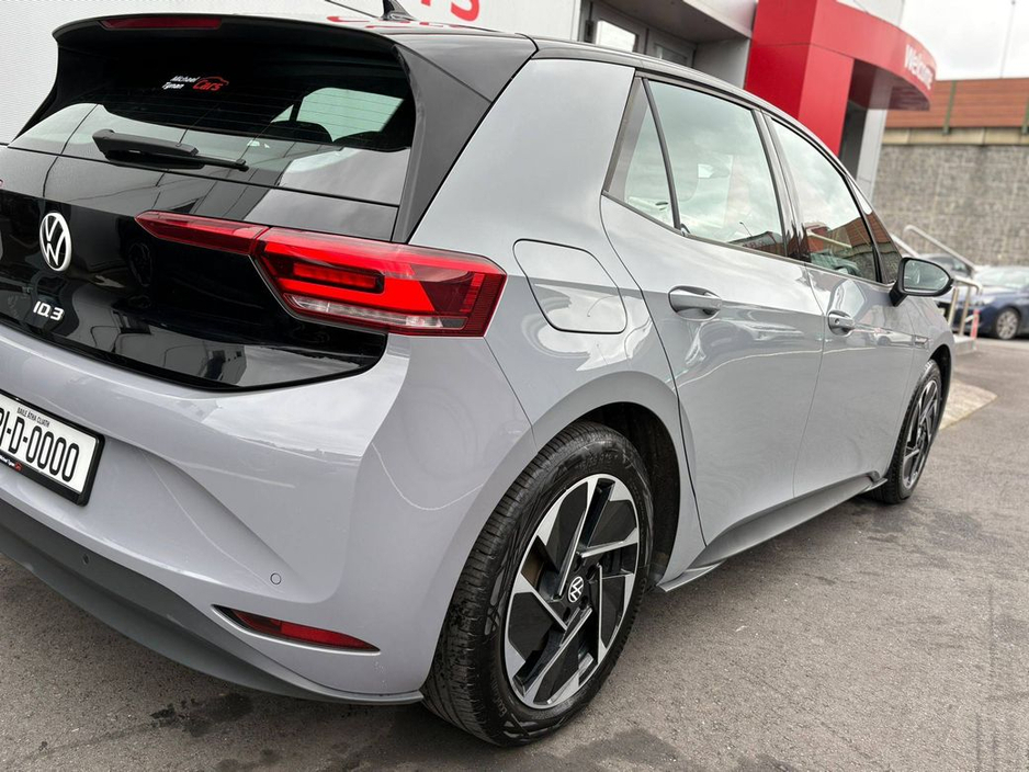 2022 Volkswagen ID.3 - image 9