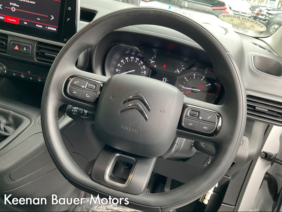 2023 Citroen Berlingo - image 12