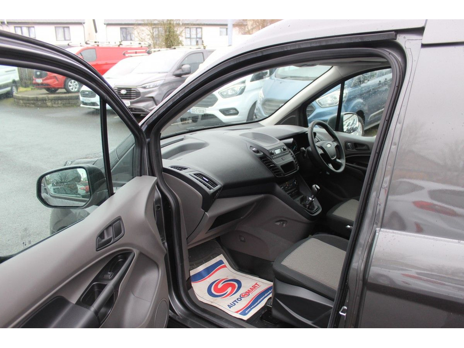 2024 Ford Transit Connect - image 13