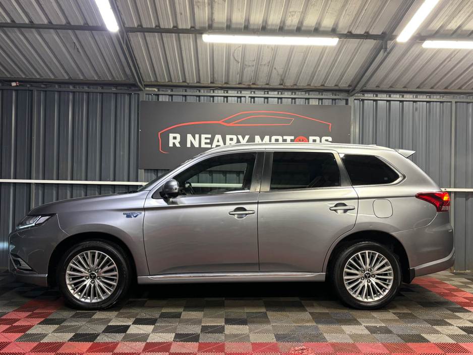 2018 Mitsubishi Outlander - image 5