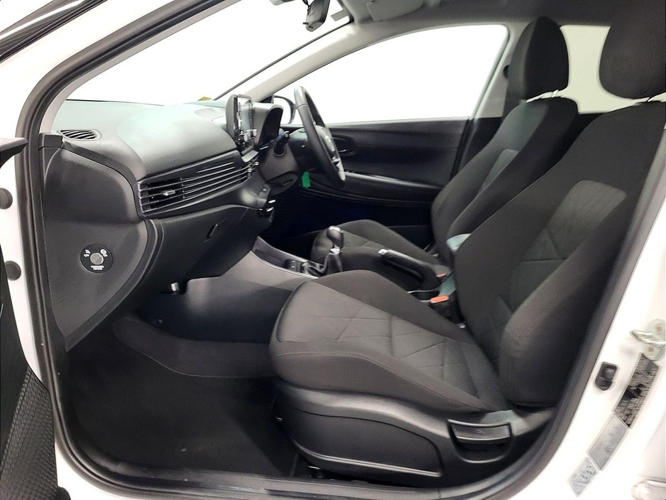 2024 Hyundai Bayon - image 7