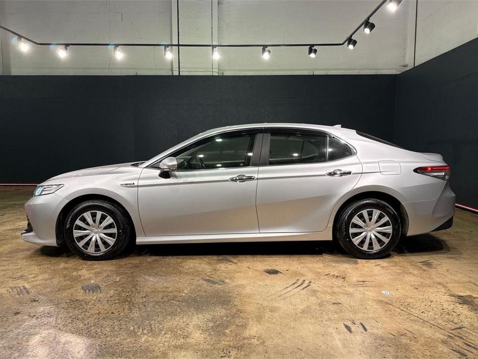 2020 Toyota Camry - image 6