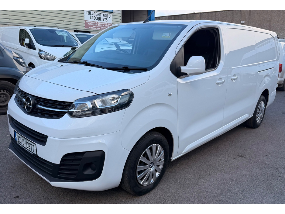 2022 Opel Vivaro - image 12