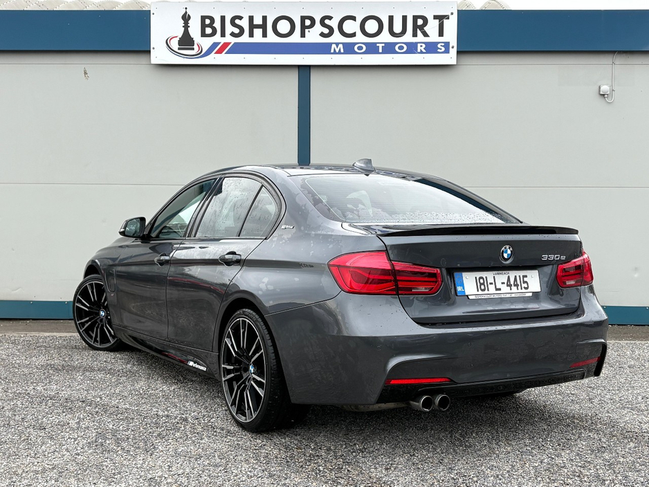 2018 BMW 3 Series - image 11