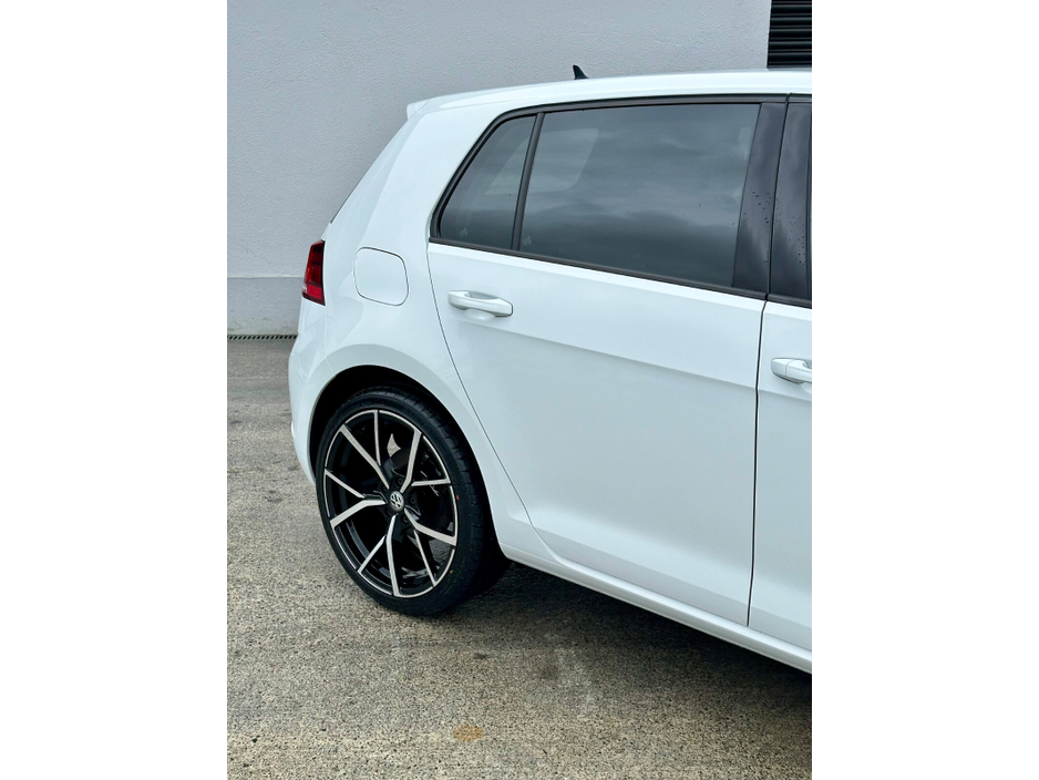 2018 Volkswagen Golf - image 7