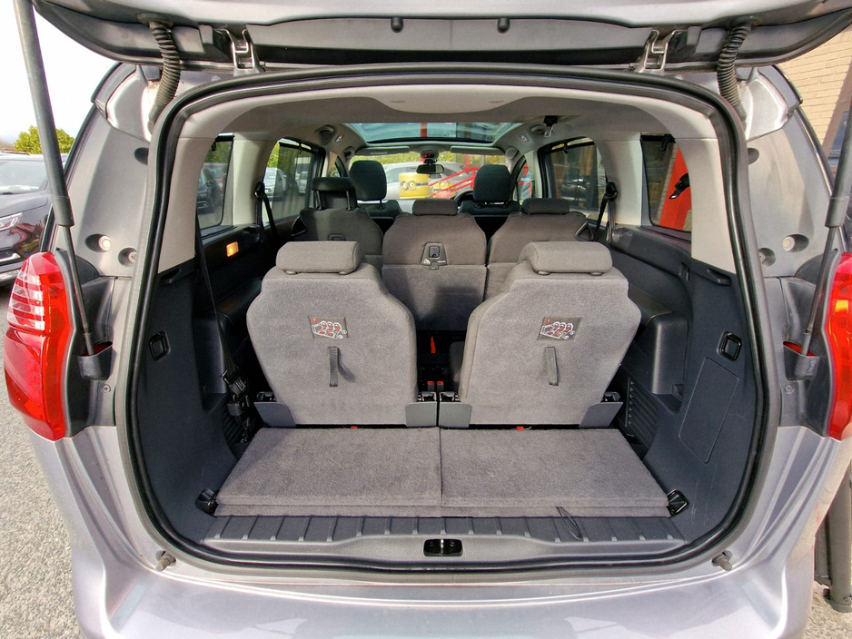 2016 Peugeot 5008 - image 14