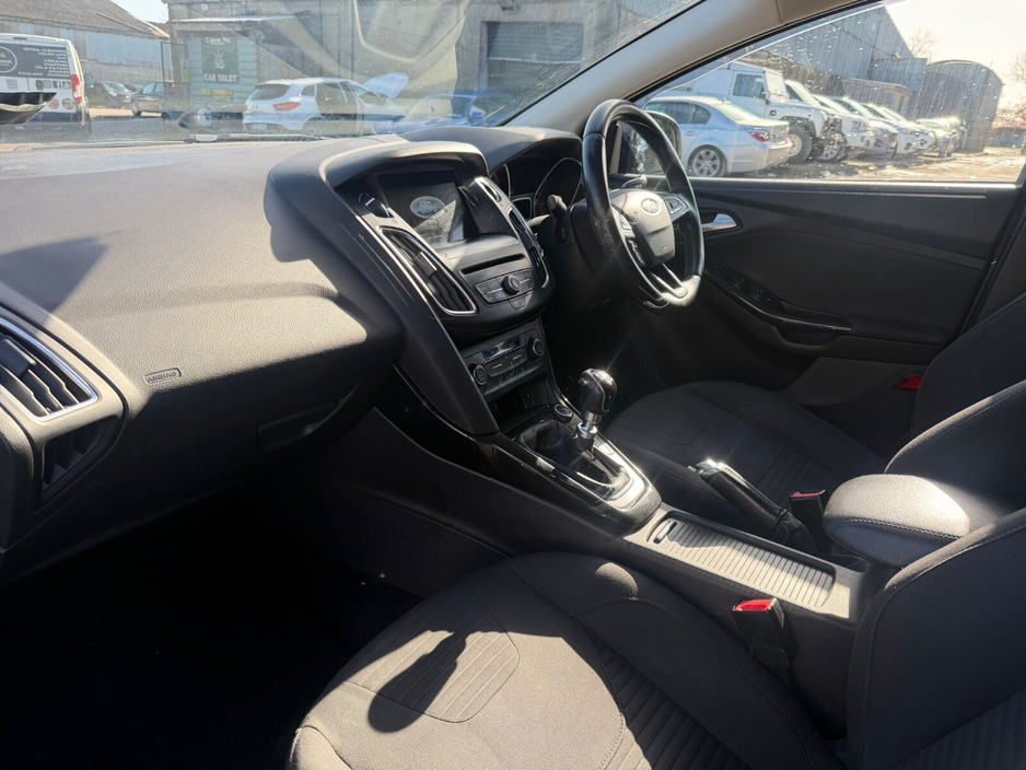 2017 Ford Focus - image 14