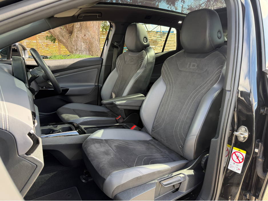 2023 Volkswagen ID.4 - image 23