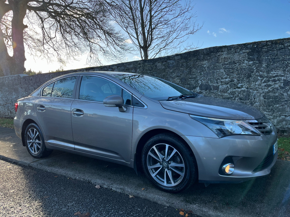 2015 Toyota Avensis 2.0 D-4D LUNA // TOYOTA ENGINE €8,995