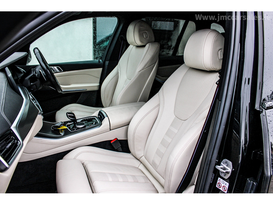 2022 BMW X5 - image 30