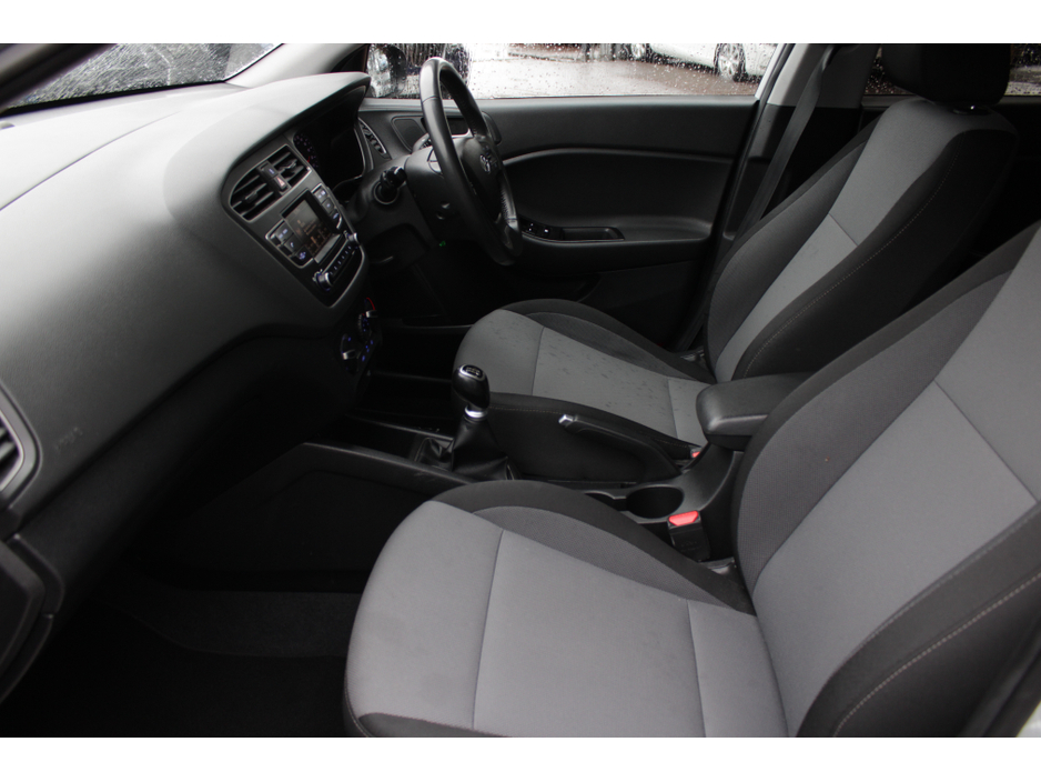 2019 Hyundai i20 1.2 ACTIVE DELUXE 5DR HATCHBACK  //  ONLY 43,869 KM //  STUNNING CAR FINISHED IN SILVER // BUY WITH CONFIDENCE AA AND SIMI APPROVED DEALER 2026 // FINANCE ARRANGED // ALL TRADE €14,950