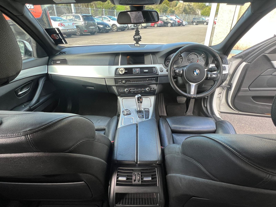 2016 BMW 5 Series - image 13