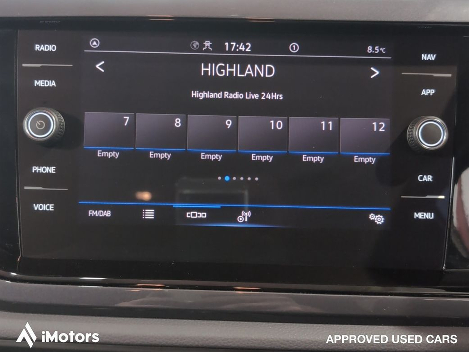 2021 Volkswagen Polo - image 9