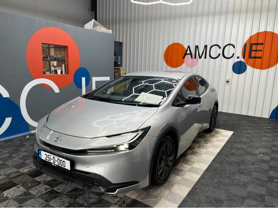 2025 Toyota Prius - image 5