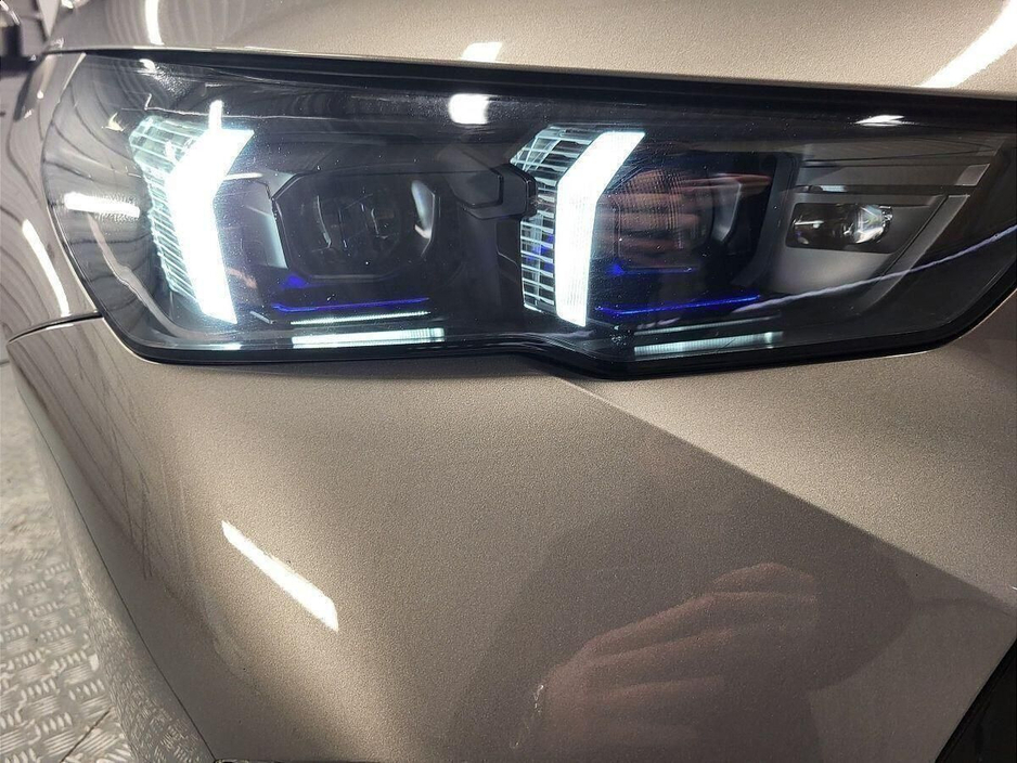 2024 BMW 5 Series - image 20