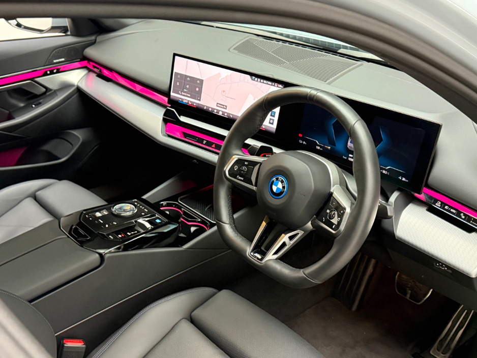 2024 BMW i5 40 M SPORT EDRIVE *PAN ROOF* €63,990