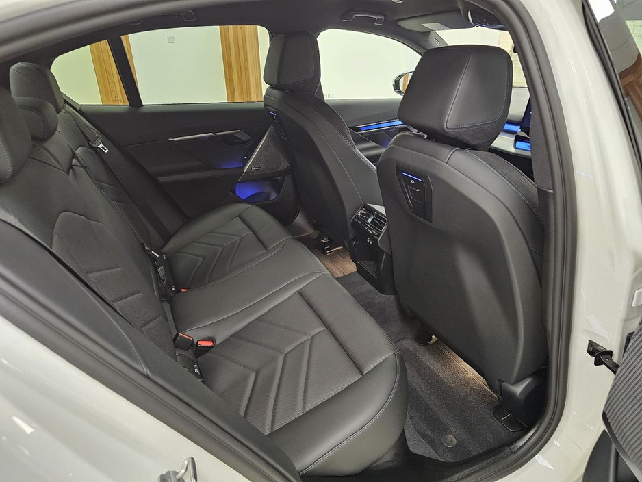2025 BMW i5 - image 15