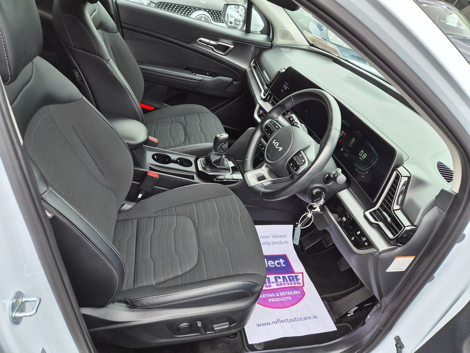 2023 Kia Sportage - image 10