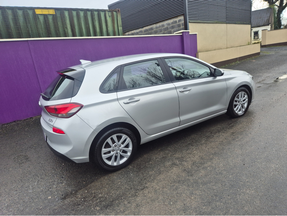 2017 Hyundai i30 SE NAV BLUE DRIVE 110 5DR 110PS €11,750