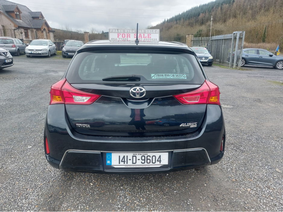 2014 Toyota Auris - image 7