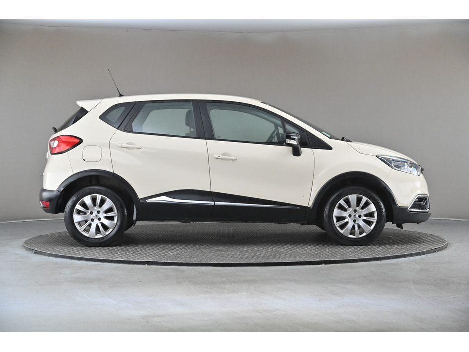 2017 Renault Captur 1.5 DCI 5SPD LIFE 90BHP EU6 €10,890